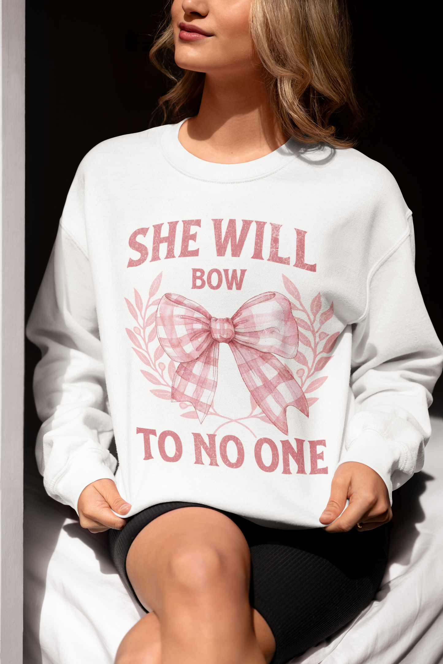 She Will Bow to No One - Sweatshirt 100% Cotton